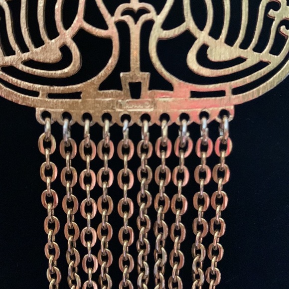 Designers Dream, Vintage Trifari Love Birds with chain fringe, gold tone. - Picture 4 of 16